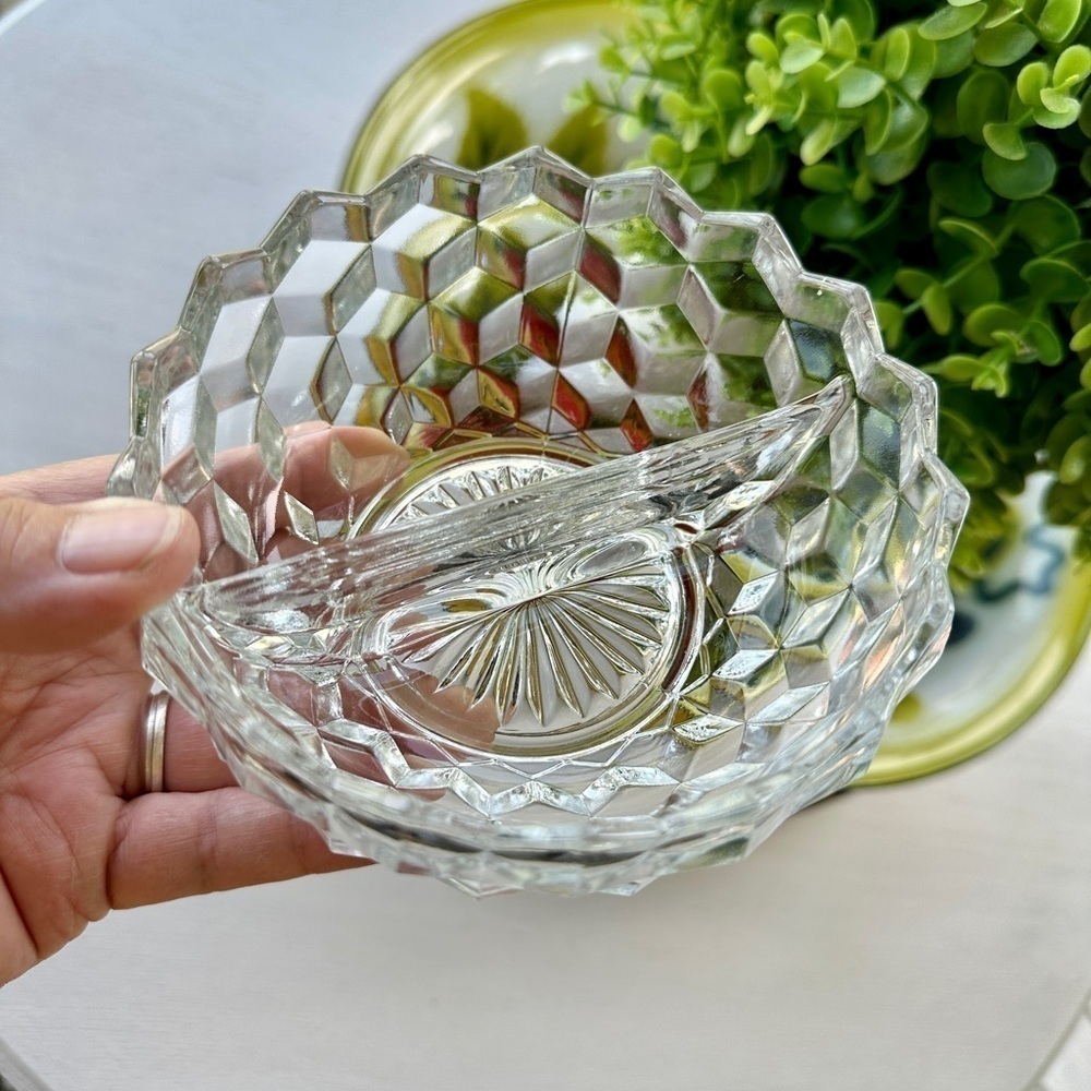 1940’S FOSTORIA, PRESSED GLASS. CLEAR, CUBED GLASS WITH SAWTOOTH RIM.